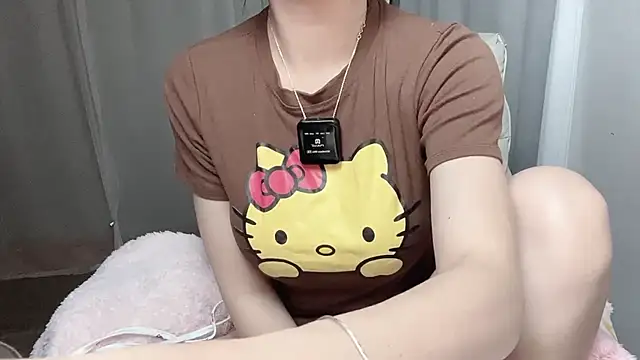 Snapshot of _minji_bae chatting on November 11, 5:52 pm minji bae online show from November 11, 5:52 pm