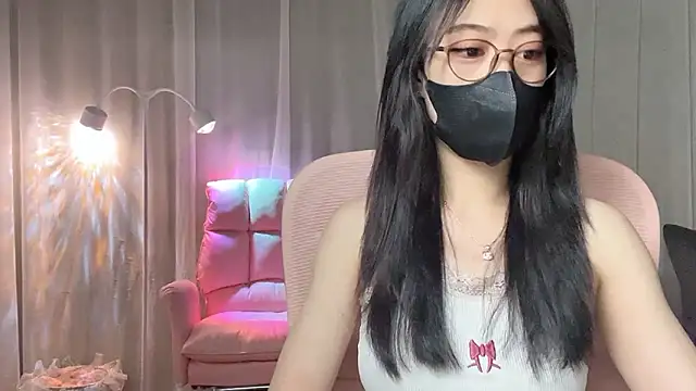  minji bae online show from April 14, 5:29 pm