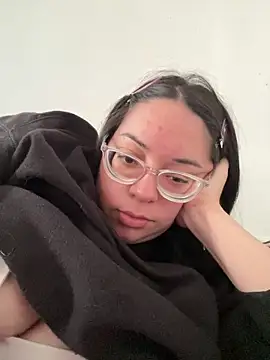 indiegirl666 online show from March 31, 5:15 pm