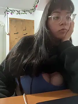 indiegirl666 online show from December 20, 2:47 am