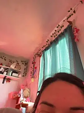 indiegirl666 online show from April 8, 9:05 pm