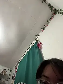 indiegirl666 online show from March 4, 3:47 am