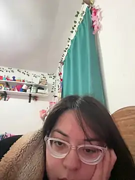 indiegirl666 online show from April 10, 4:30 am