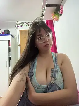 indiegirl666 online show from February 18, 2:42 am