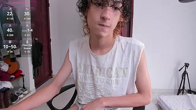 Danni boy online show from December 15, 1:17 pm