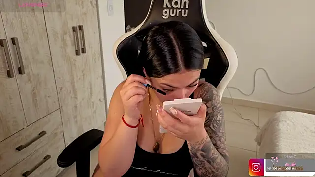 Victoryyy  online show from March 5, 8:49 pm