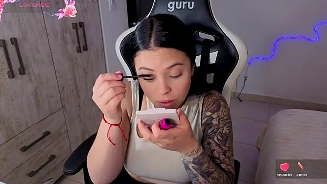 Victoryyy  online show from February 11, 8:52 pm