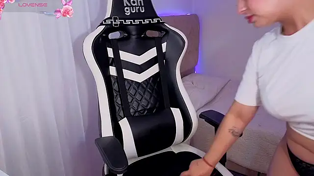 Victoryyy  online show from February 6, 10:06 pm