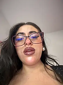 Snapshot of KatteWise chatting on November 18, 12:37 am KatteWise online show from November 18, 12:37 am