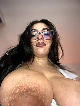 Snapshot of KatteWise chatting on November 15, 12:25 am KatteWise online show from November 15, 12:25 am