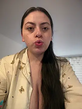 Snapshot of KatteWise chatting on June 11, 1:08 pm KatteWise online show from June 11, 1:08 pm