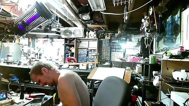 mrwinsalot88 online show from October 4, 10:50 am