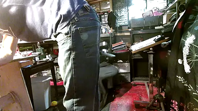 mrwinsalot88 online show from October 11, 11:00 am