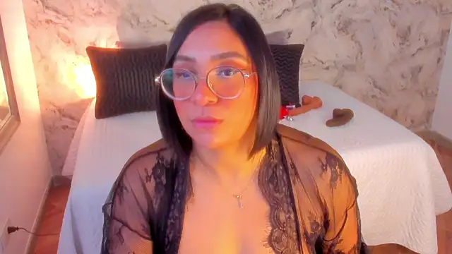 Snapshot of Bella_desi_ chatting on February 22, 12:29 pm Bella desi online show from February 22, 12:29 pm