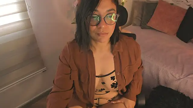 Bella desi  online show from June 26, 1:28 pm