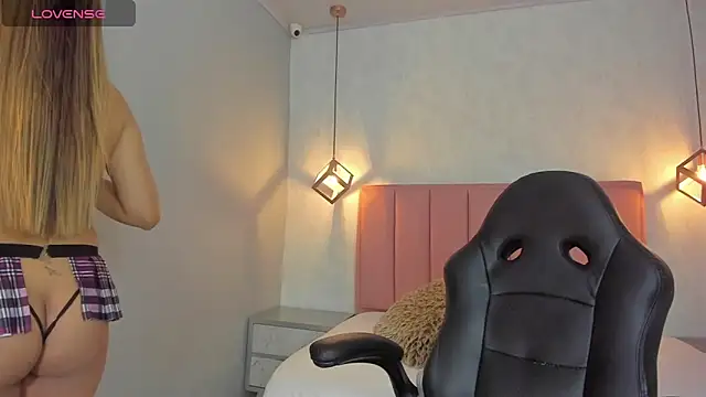 SUNNYCYRUS online show from February 25, 12:38 pm