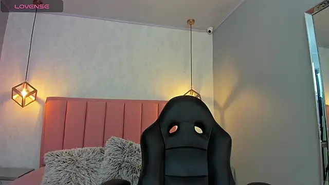 Snapshot of SUNNYCYRUS chatting on October 2, 12:30 pm SUNNYCYRUS online show from October 2, 12:30 pm