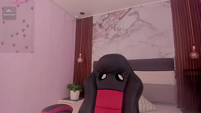 SUNNYCYRUS online show from January 19, 12:42 pm