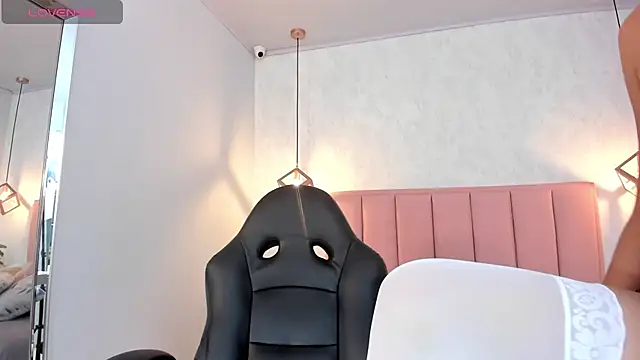 Snapshot of SUNNYCYRUS chatting on March 3, 7:28 pm SUNNYCYRUS online show from March 3, 7:28 pm