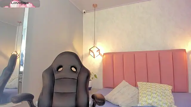 Snapshot of SUNNYCYRUS chatting on November 6, 12:31 pm SUNNYCYRUS online show from November 6, 12:31 pm