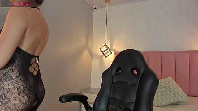 SUNNYCYRUS online show from May 20, 12:57 pm