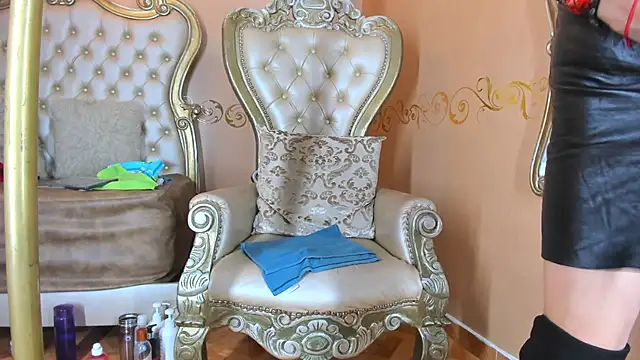 Celeste Baker  online show from November 18, 12:08 pm