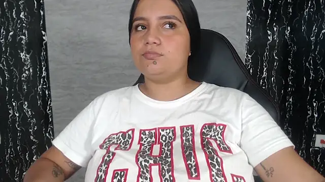 evelin 999  online show from March 7, 9:59 pm