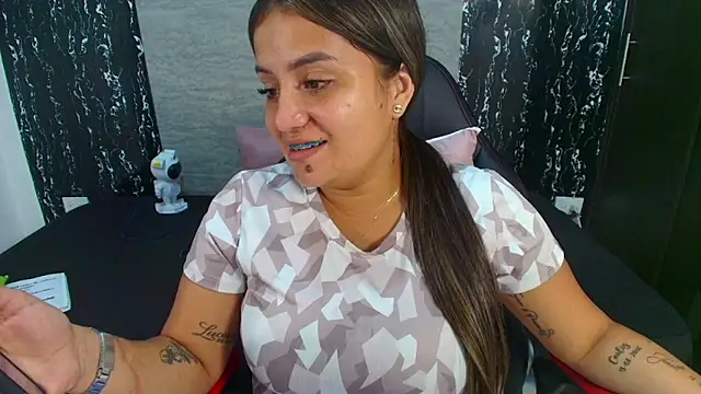 evelin 999  online show from November 7, 10:46 pm