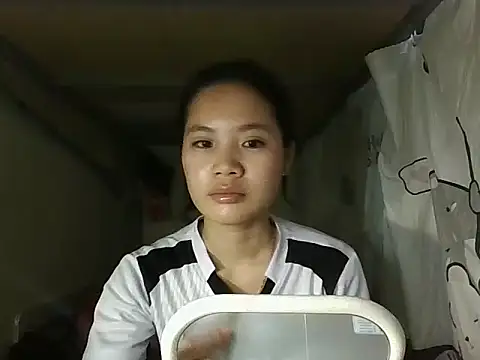 Snapshot of Be-MyMy chatting on February 1, 4:44 am Be-MyMy online show from February 1, 4:44 am