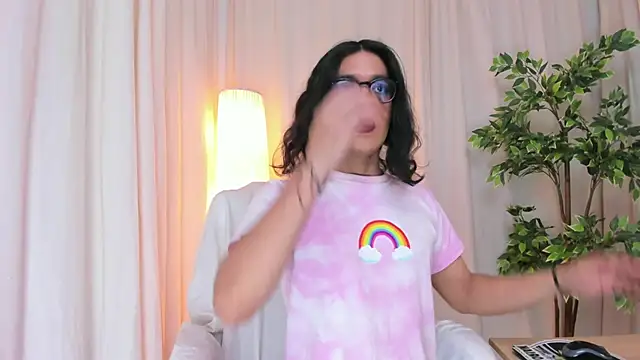 Snapshot of vitta_alfayed chatting on March 20, 7:57 pm vitta alfayed online show from March 20, 7:57 pm