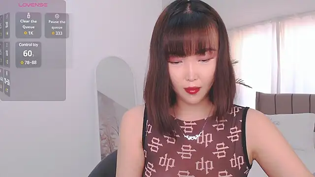 Snapshot of TumiLio chatting on March 11, 3:34 pm TumiLio online show from March 11, 3:34 pm