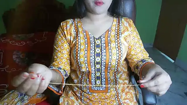 BengaliQueenStar online show from March 18, 5:47 pm