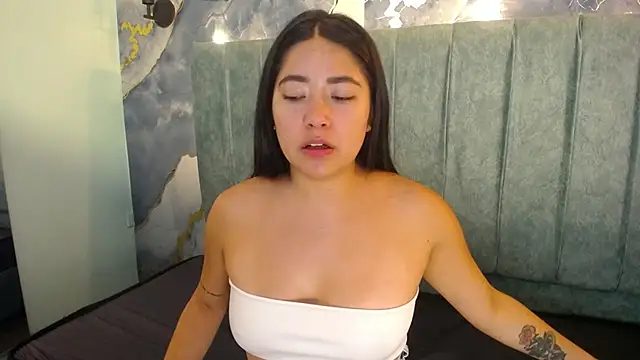 Snapshot of Susy_thomson chatting on December 17, 9:20 pm Susy thomson online show from December 17, 9:20 pm