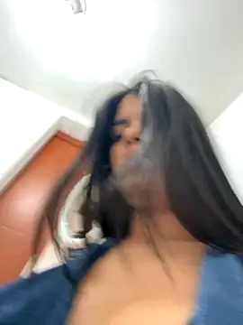 Snapshot of emma_lopes chatting on November 21, 12:53 am emma lopes online show from November 21, 12:53 am