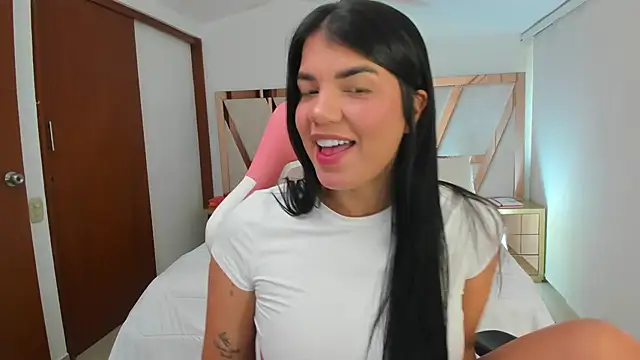 emma lopes online show from April 20, 10:00 pm