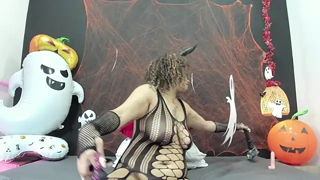 Luna smit08 online show from October 31, 3:52 pm