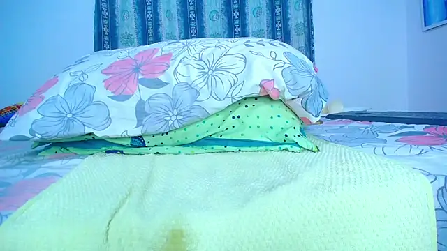 Snapshot of cristinapuerta- chatting on December 16, 10:14 pm cristinapuerta- online show from December 16, 10:14 pm