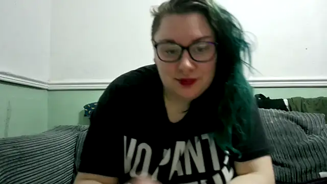 Snapshot of Bustycurves chatting on March 20, 11:02 pm Bustycurves online show from March 20, 11:02 pm