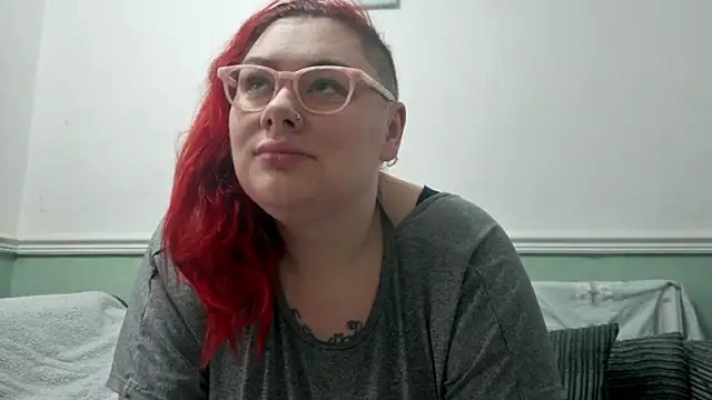 Snapshot of Bustycurves chatting on February 11, 11:31 am Bustycurves online show from February 11, 11:31 am