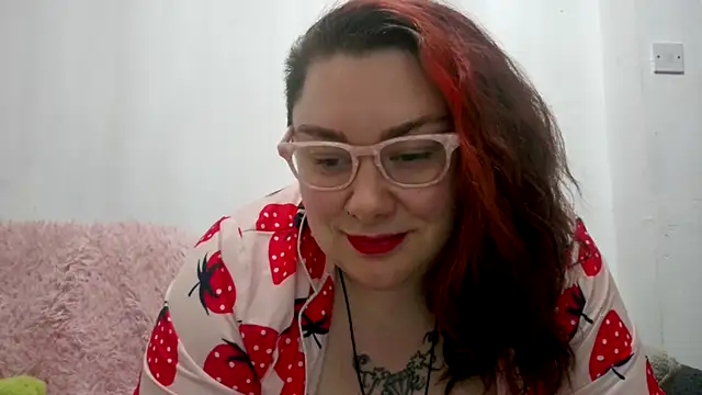 Snapshot of Bustycurves chatting on November 8, 10:02 pm Bustycurves online show from November 8, 10:02 pm