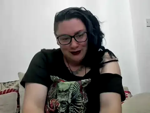 Snapshot of Bustycurves chatting on September 12, 7:24 pm Bustycurves online show from September 12, 7:24 pm