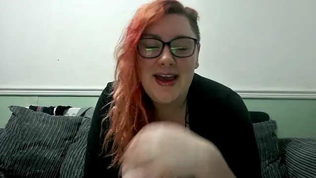 Snapshot of Bustycurves chatting on February 26, 9:53 pm Bustycurves online show from February 26, 9:53 pm