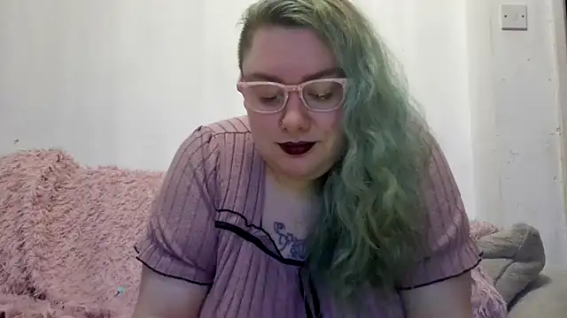 Bustycurves online show from April 20, 10:55 pm