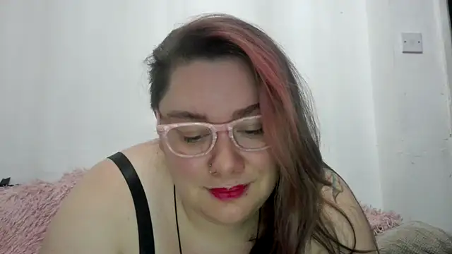 Snapshot of Bustycurves chatting on November 12, 10:57 pm Bustycurves online show from November 12, 10:57 pm