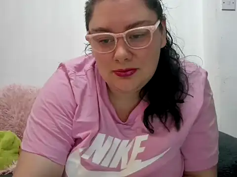 Snapshot of Bustycurves chatting on October 2, 9:07 pm Bustycurves online show from October 2, 9:07 pm