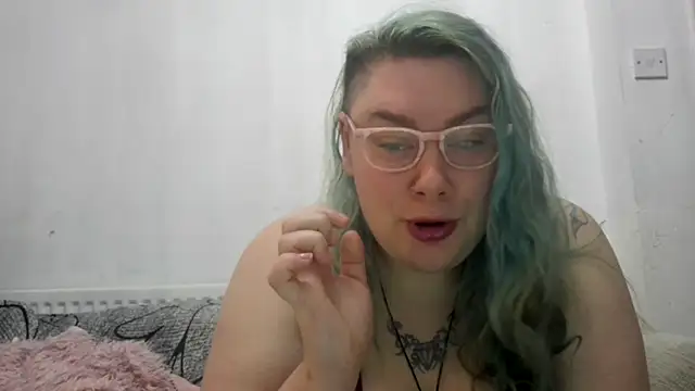 Bustycurves online show from April 12, 1:20 am