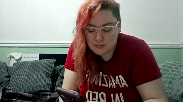 Snapshot of Bustycurves chatting on March 1, 10:10 pm Bustycurves online show from March 1, 10:10 pm