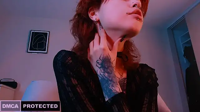 Snapshot of NaughtyLittleFox chatting on March 5, 4:13 am NaughtyLittleFox online show from March 5, 4:13 am