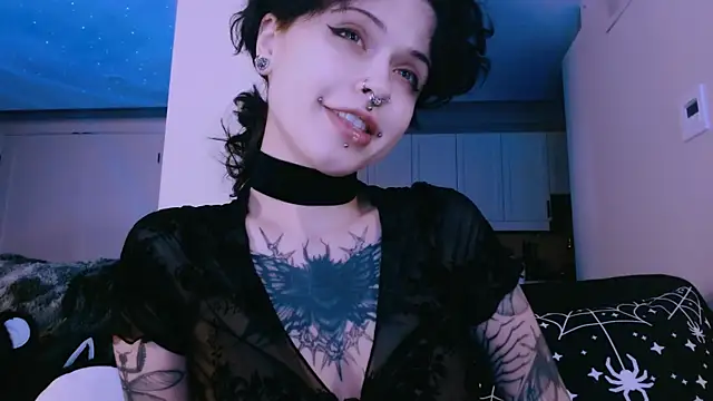 NaughtyLittleFox online show from April 10, 7:04 am