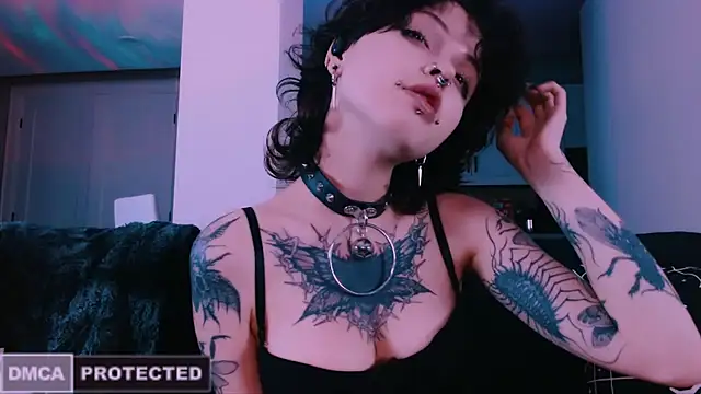 NaughtyLittleFox online show from February 11, 7:30 am